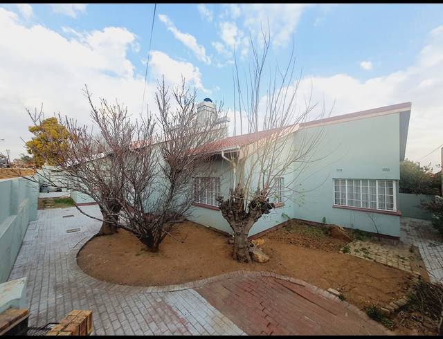 3 BEDROOM HOUSE RENTED IN DIEPKLOOF